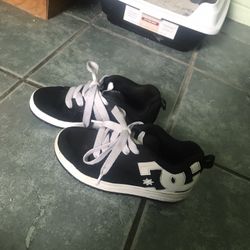 DC shoes Size 3 or 2