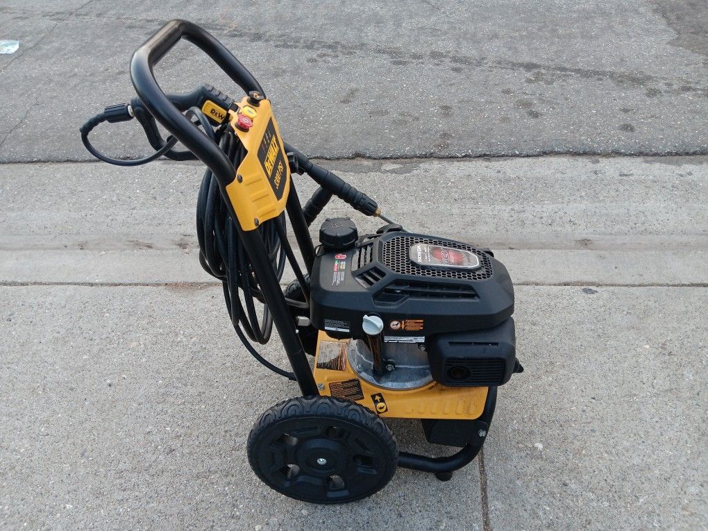 3300 PSI 2.4 GPM Cold Water Gas Pressure Washer with HONDA GCV200 Engine