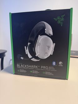 White Razer Blackshark V2 Pro Wireless Esports Headset