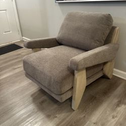 Arm Chair/ Lounge Chair 