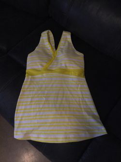Lululemon Workout Top Size 4 Brand New