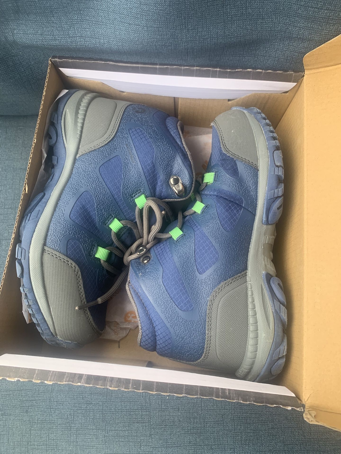 Kid Size 2 Hiking Boots Waterproof