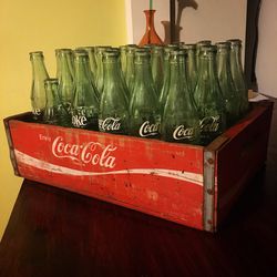 Coca Cola wooden crate with 32 green 10oz Coke bottles Vintage Antique Art