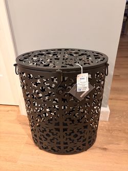 Clothes hamper