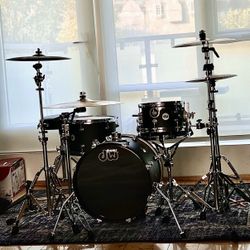Dw Drum set - Design Series Mini Pro 4 Piece Satin Black - Zildjian Cymbals 