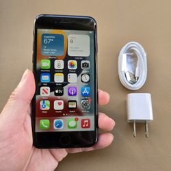 iPhone 7 - UNLOCKED - Like New  