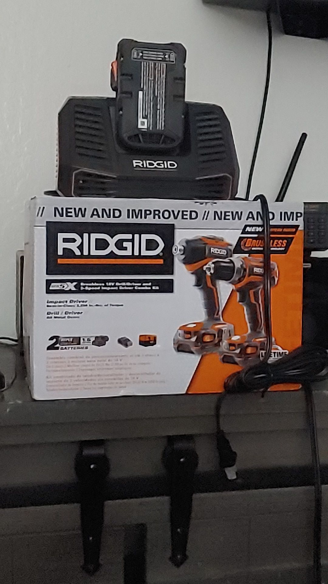 Ridgid drill and driver plus 3 batteries and rapid charger