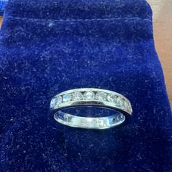 14 Karat White Gold Ring With Natural Diamonds Size 10