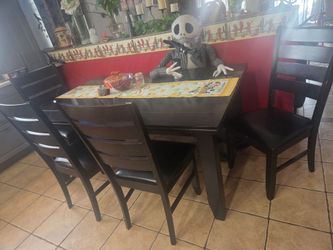 Dining room set 4 chairs