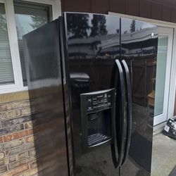 GE Refrigerator For Sale 