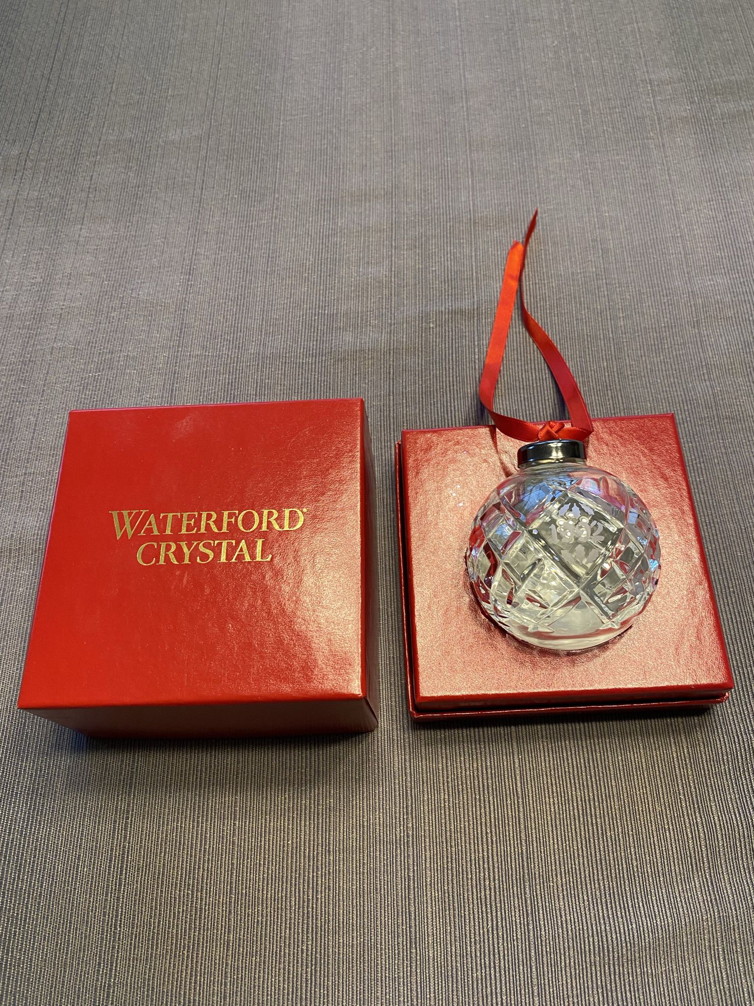 Genuine Waterford Crystal 1992 Annual Christmas Ball Ornament, mint condition in box