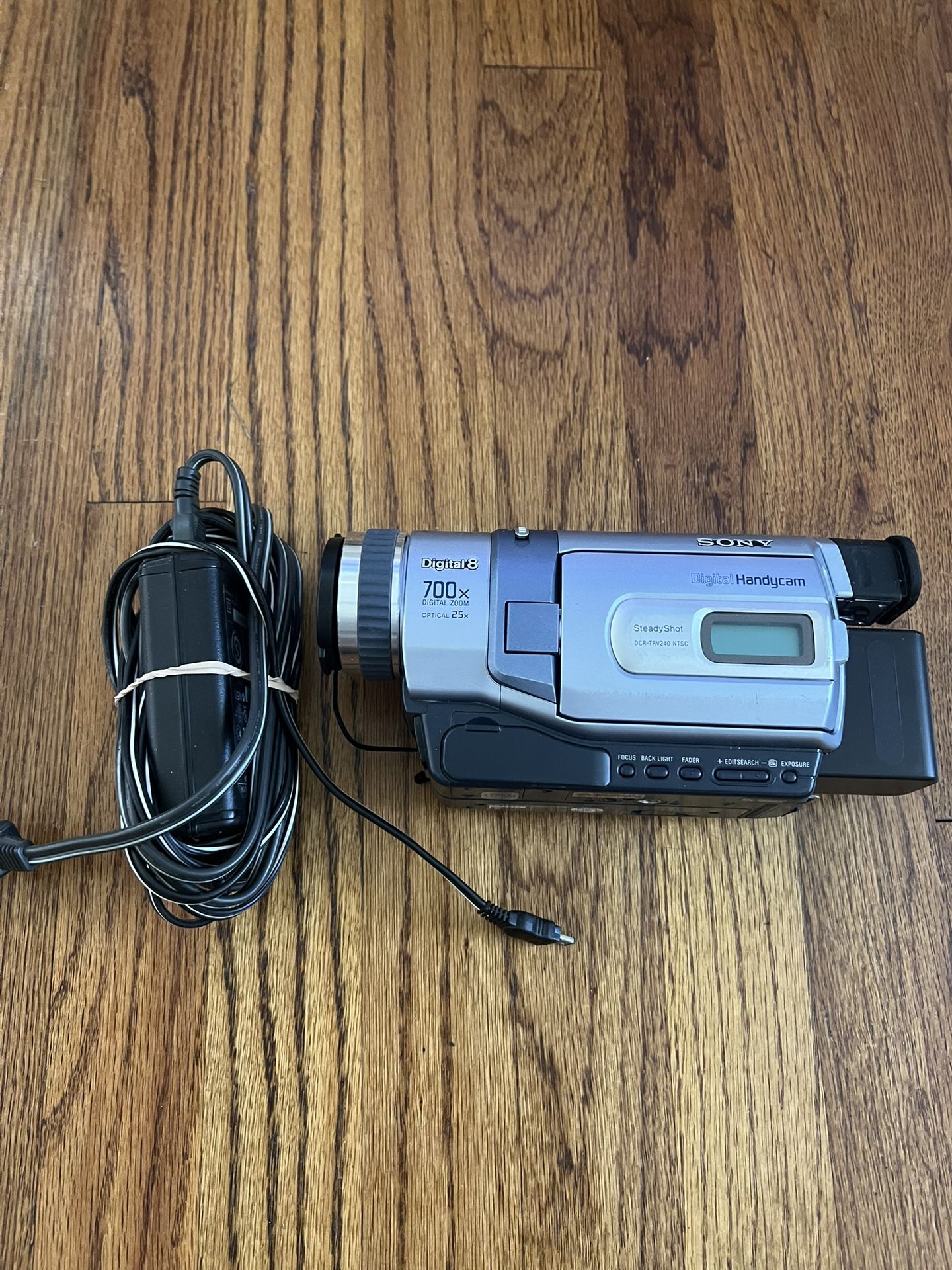 Sony Handycam DCR-TRV240 Digital8 Camcorder 8mm With Charger