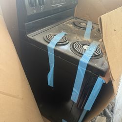 NEW STOVE NEVER USED 200$