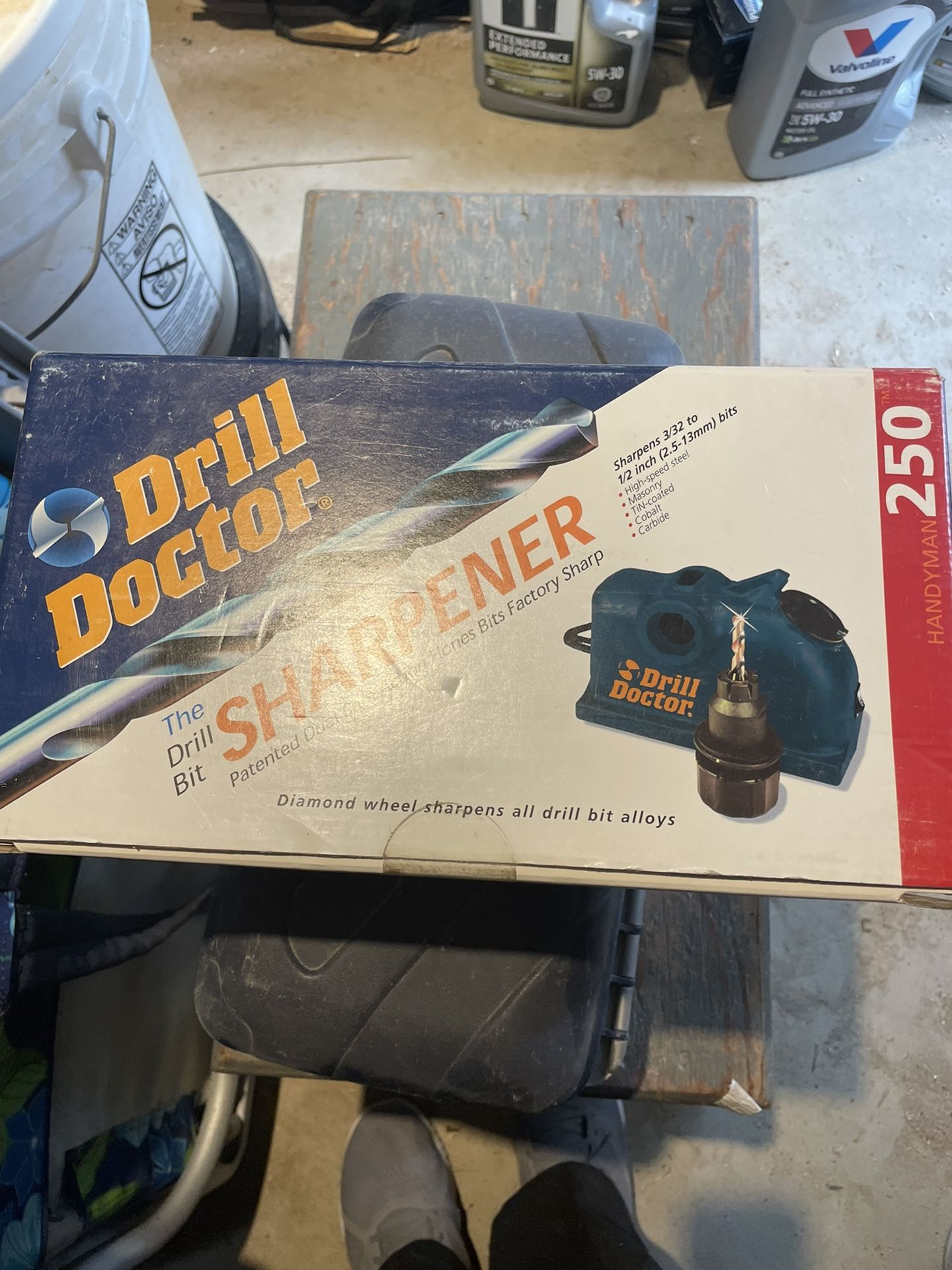 Drill bit sharpener