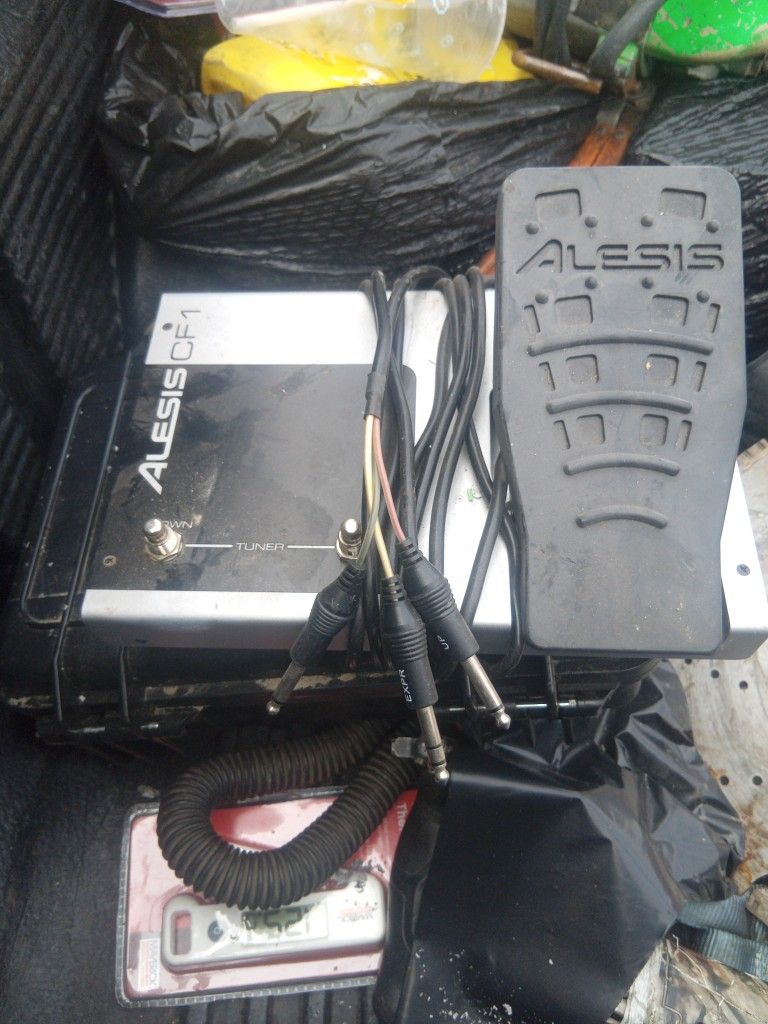 Alesis Cf1 Guitar Foot pedal