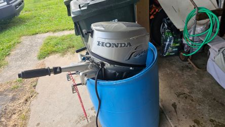 8 HP Honda Four Stroke Outboard Motor
