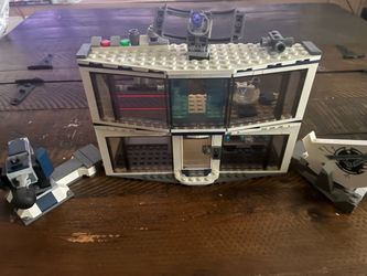 Lego avengers base