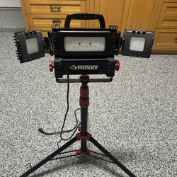 Husky LED light On Tripod