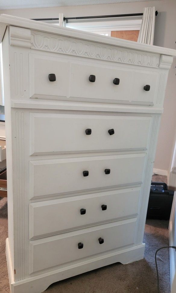 Dresser