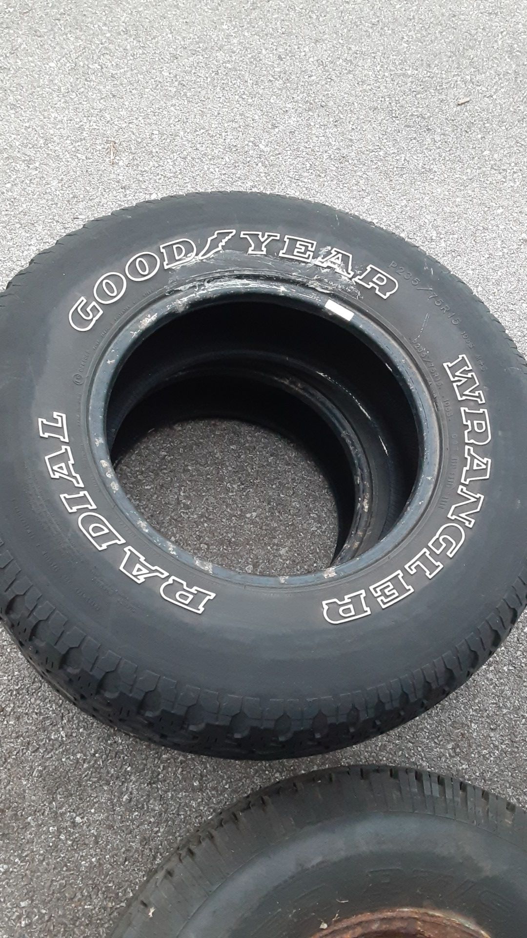 TIRES GOODYEAR p235/75r15