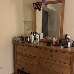 Dresser With Mirror