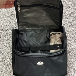 BRAND NEW Samsonite Black Travel Bag