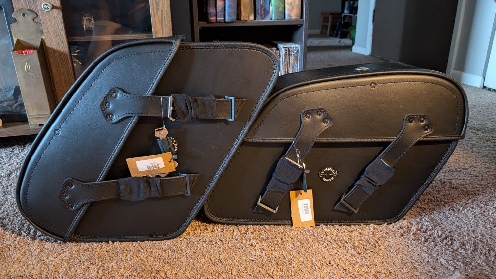 Viking 32L Black Hard Leather Saddlebags For Harley-Davidson Street 500