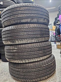 235/65/18 Michelin 📍📍 Vendo un set de llantas con 80% de vida las 4 📍🌟