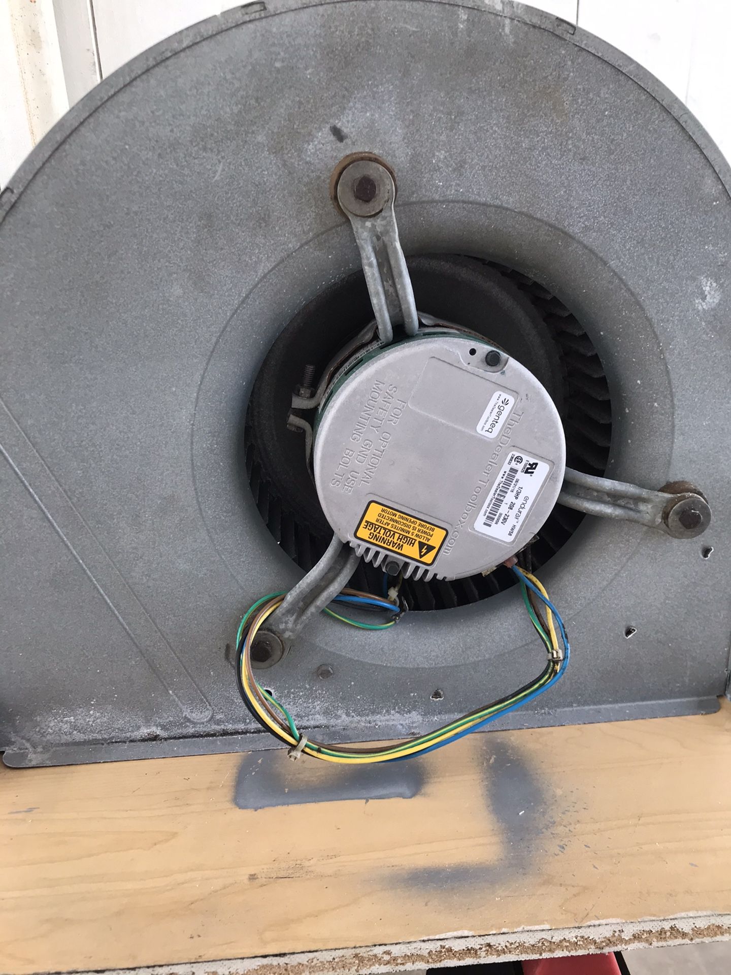 air conditioning motor in good condition with little time of use
