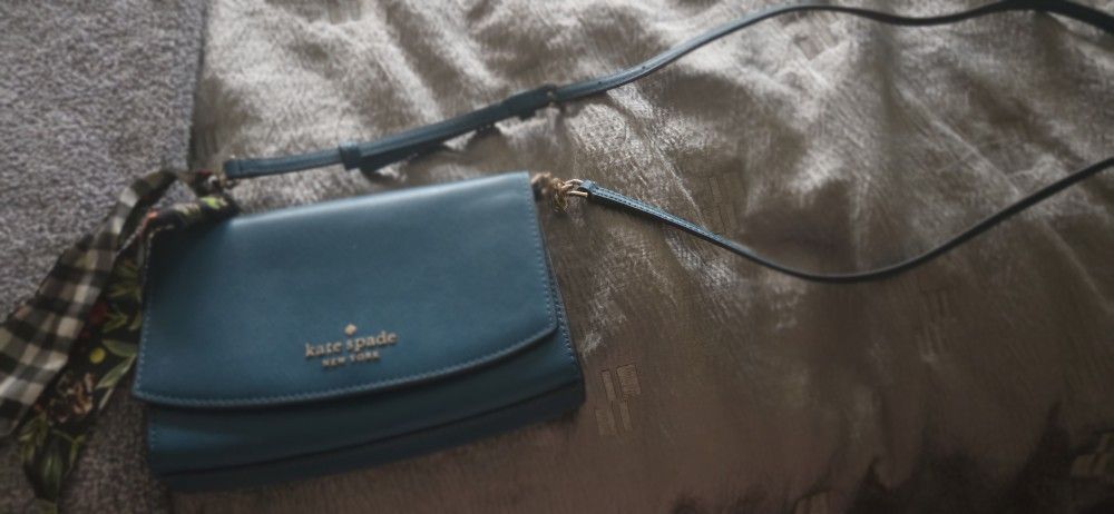 Kate Spade Walket And Crossbody Handbag