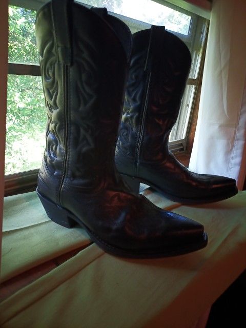 Worn Twice  Men Size 9