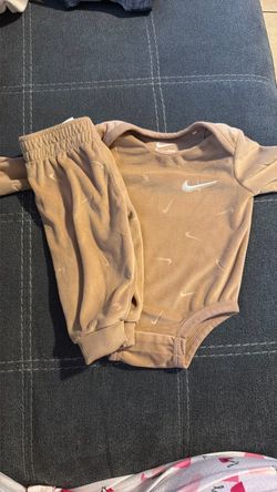 Velvet Nike baby set 3 months