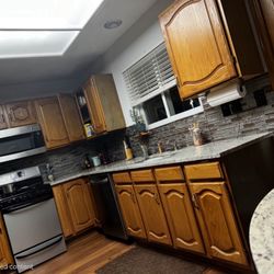 Full Solid‑Wood Kitchen Cabinet Set – 23 Doors + 12  Drawers + 2 Full Doors -$500 (Negotiable)