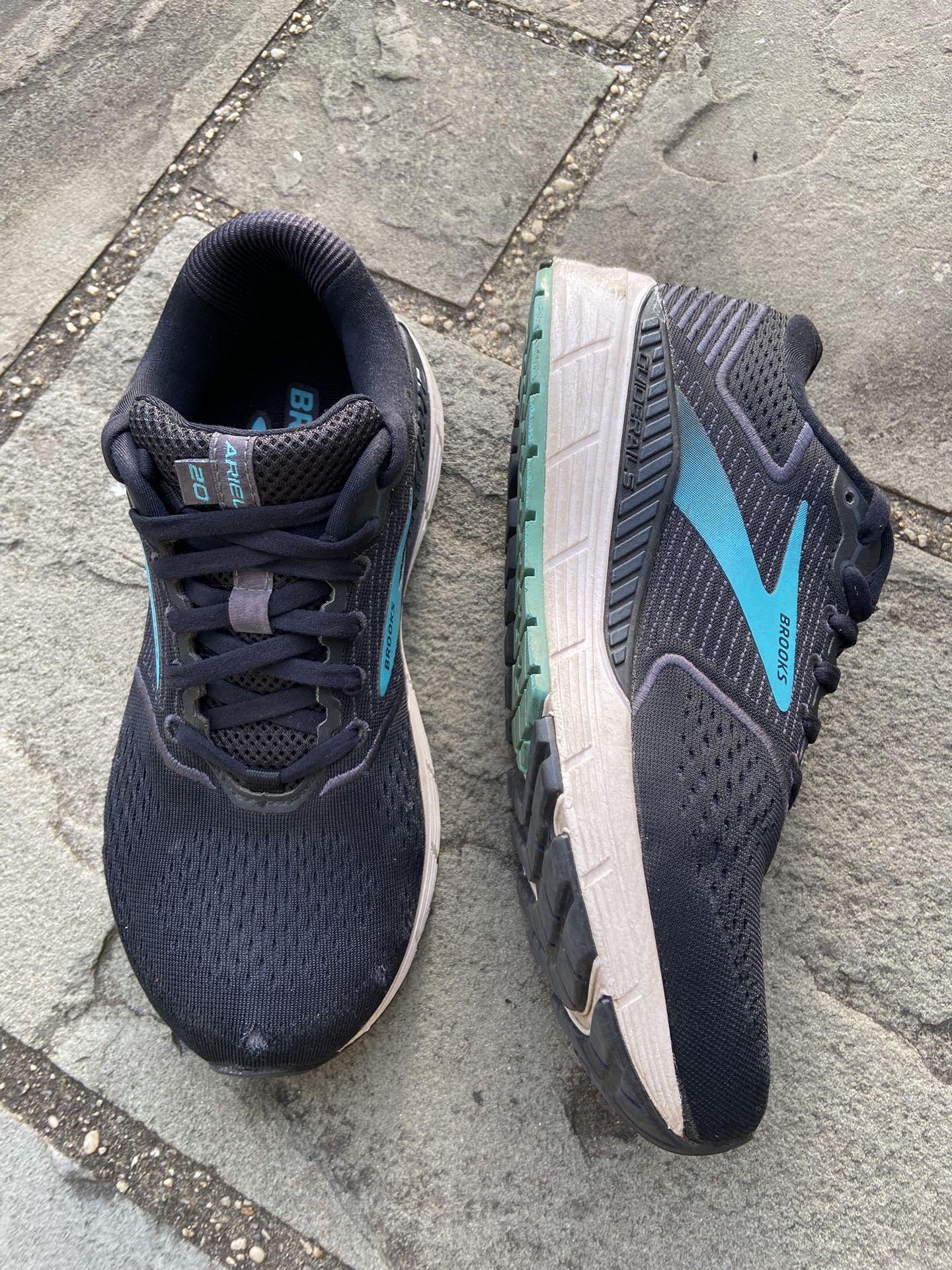 Women’s Brooks Ariel 20 Running Shoes