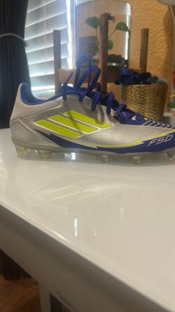 Men’s Adidas f50 messi soccer cleats size 8