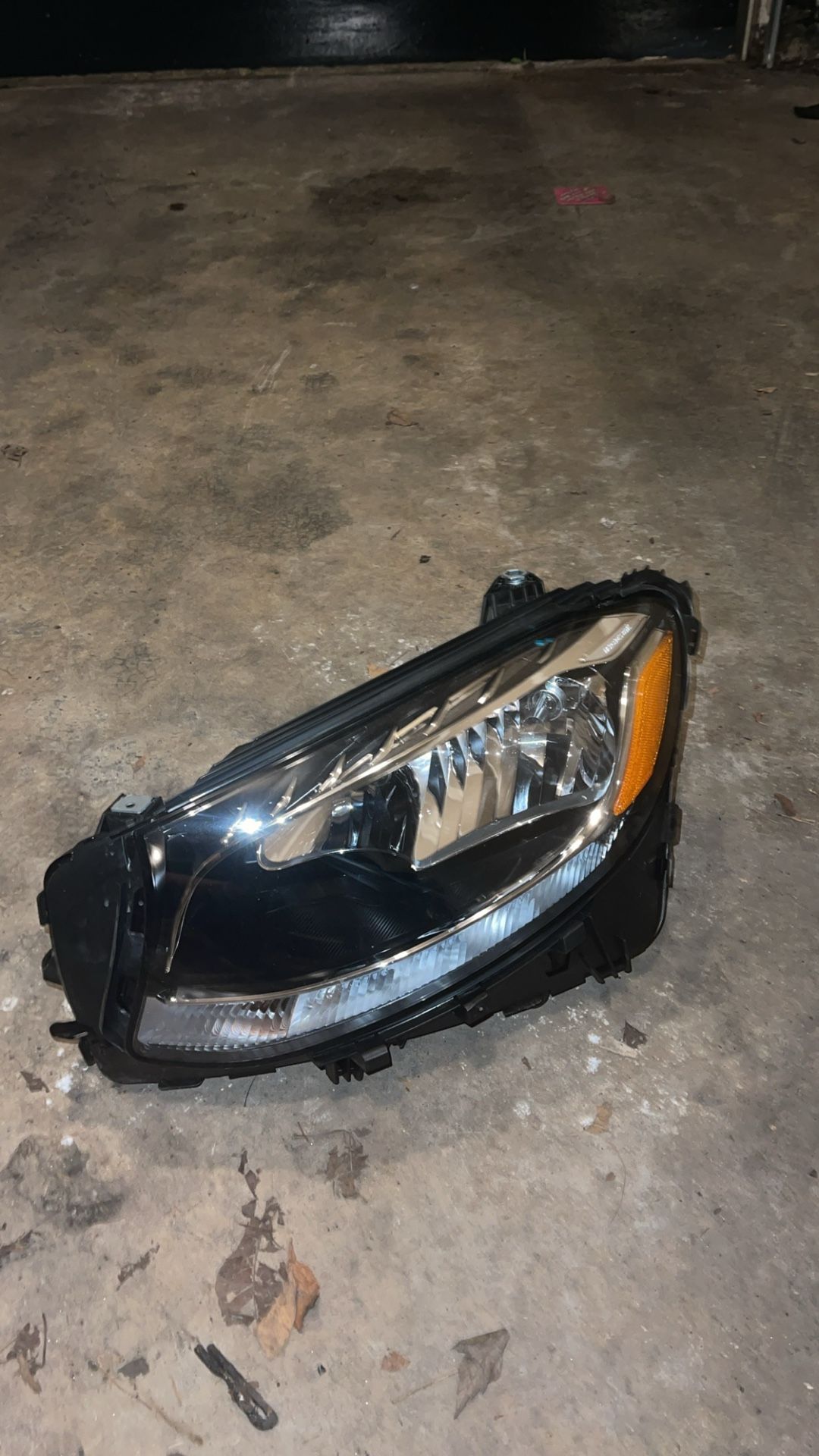 2019 Mercedes Benz GLC300 Front Left Headlight 