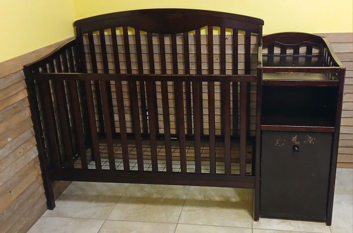 Crib With Changing Table