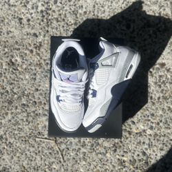 Jordan 4s Midnight Navy 