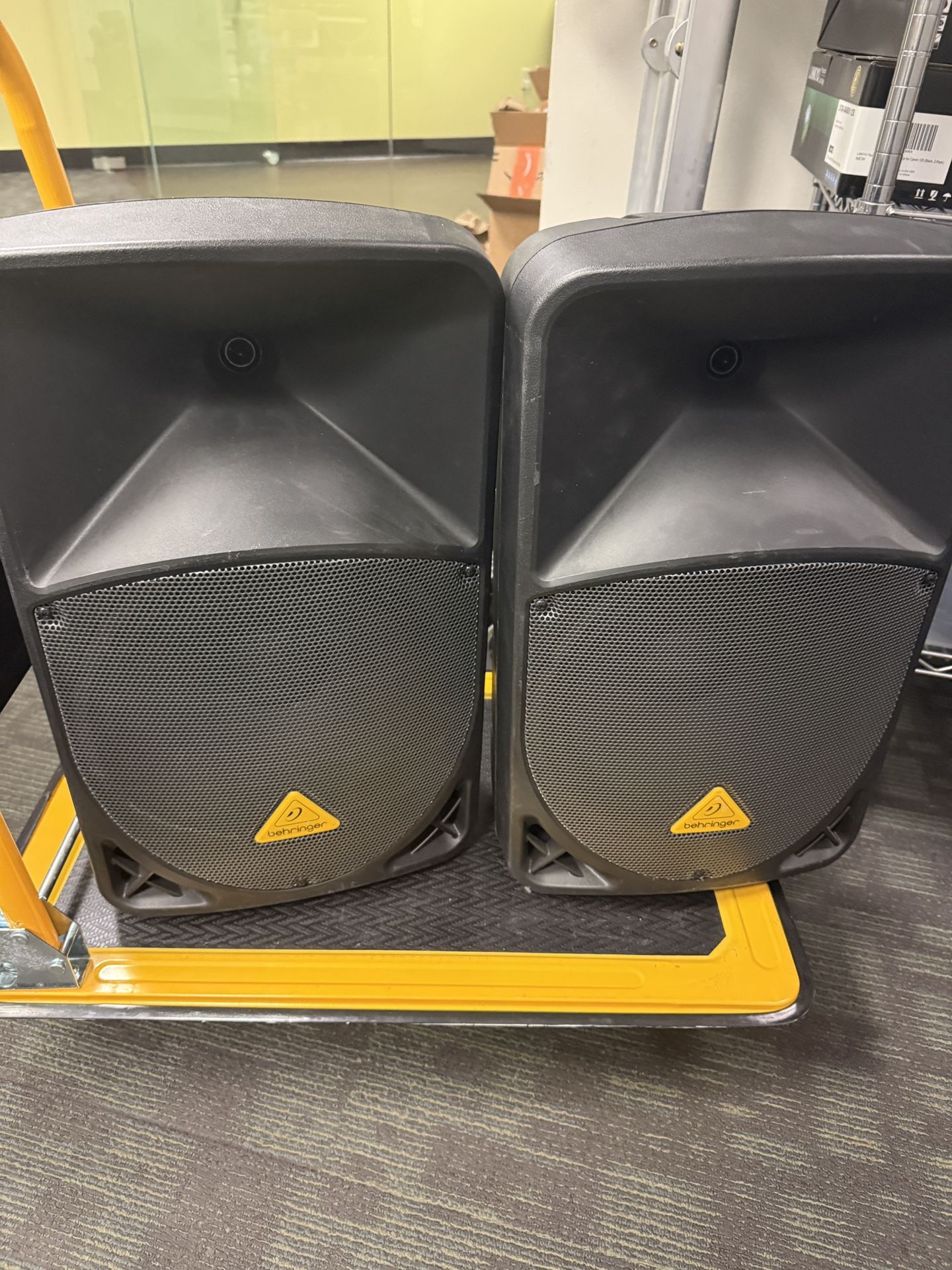 Behringer Eurolive 1000W 12 Inches Powered Speaker With Tripods And Mixer