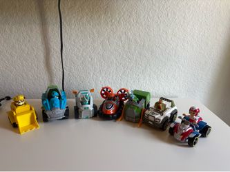 Paw patrol toys  - 11 cars & 29 characters