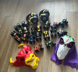 Monster Truck Jumbo Mix — 19 Die-Cast Trucks + 2 Tire Headphone Sets + 2 Masks