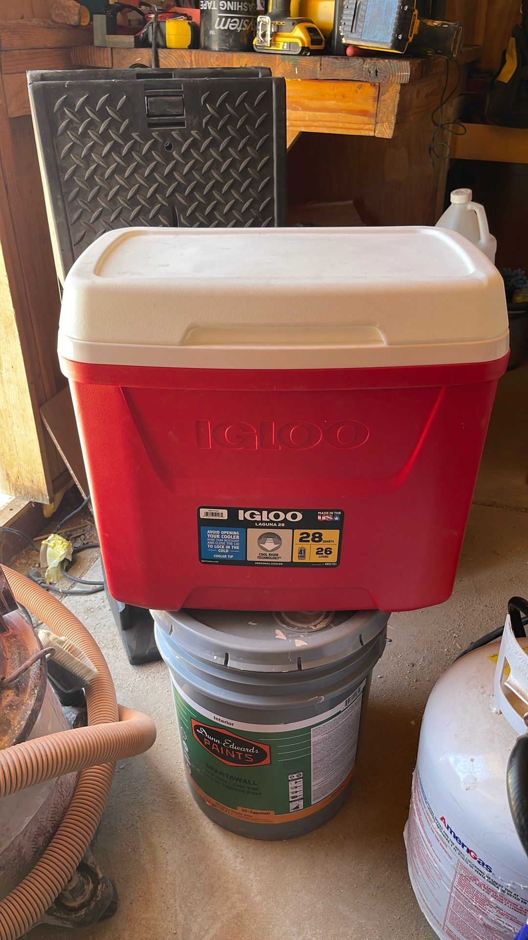 IGLOO Ice Chest NEW
