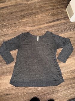 Size Large LuLaRoe Long Sleeve Scoop Neck Top - Heather Gray