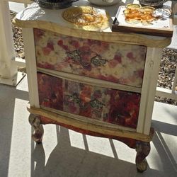 Vintage Red Roses Dresser Nightstand Table Art Deco Hollywood Regency Cottage Core 