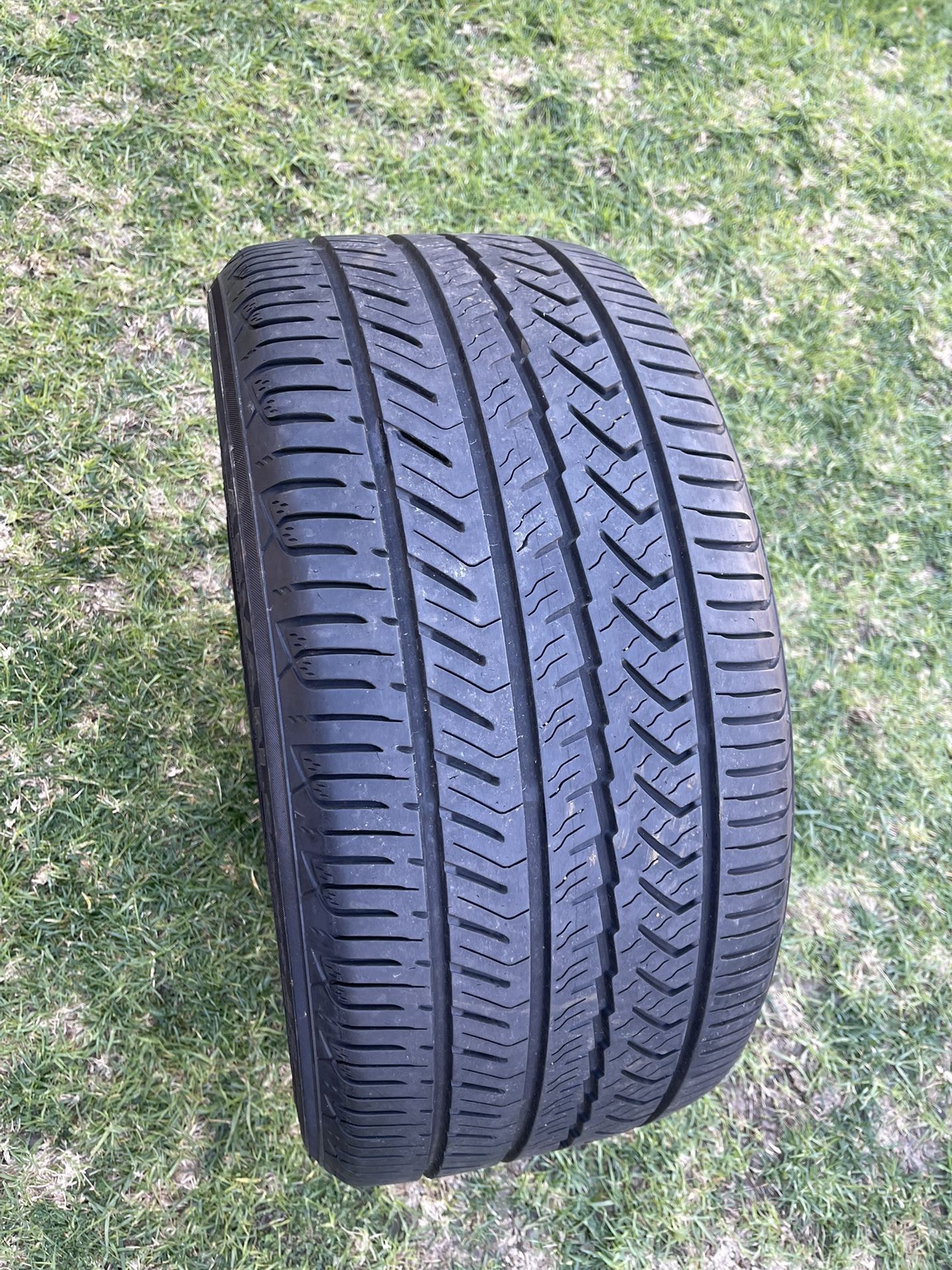 P265-35-R19” Yokohama Advan Sport