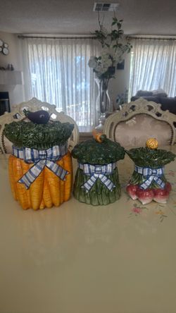 Fitz and Floyd 3piece Canister set