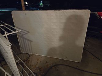 Full size box spring ***FREE