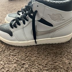 Jordan 1 Mid 