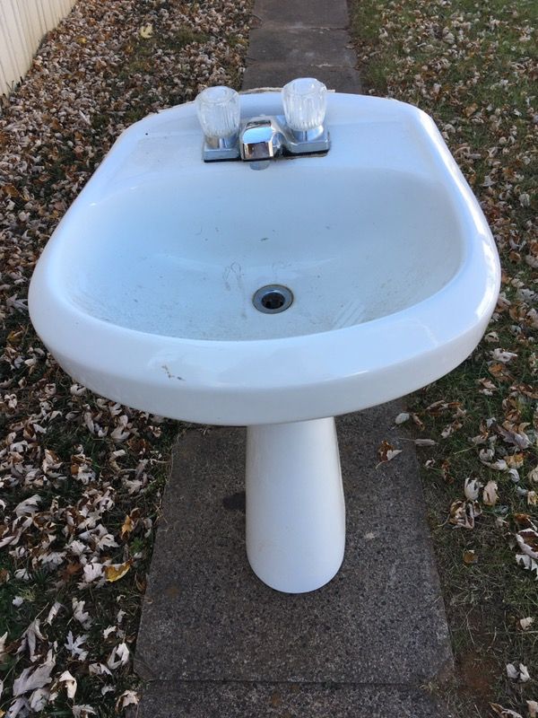 Sink pedestal