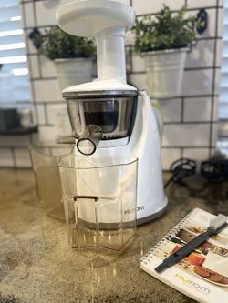 Hurom Slow Juicer